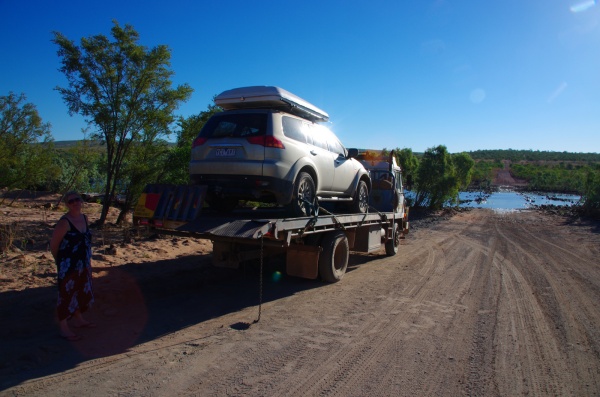 Power Steering fail - 100klms down the Gibb River Rd. (Loose Rack - quick fix)

